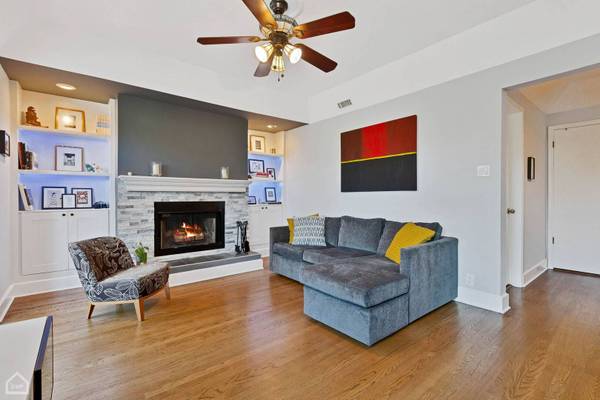4448 N Malden ST #3, Chicago, IL 60640