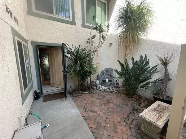 779 N Sequoia LN, Azusa, CA 91702