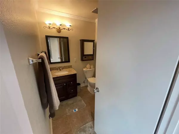 779 N Sequoia LN, Azusa, CA 91702