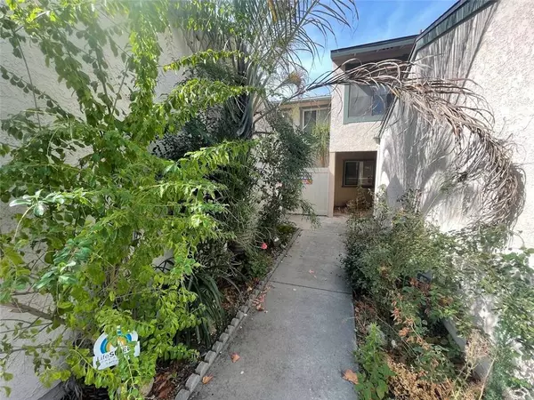 779 N Sequoia LN, Azusa, CA 91702