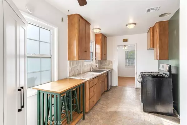 1146 N Azusa, Azusa, CA 91702