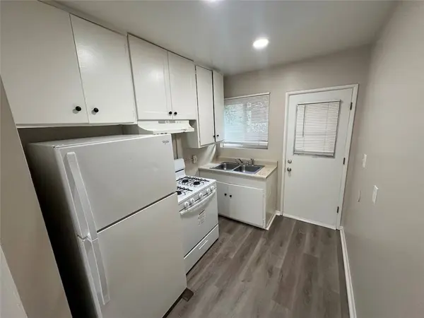 936 W Foothill BLVD #05, Azusa, CA 91702