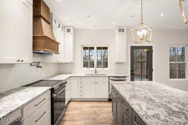 1983 Kaylee Dr, Jefferson City, TN 37760