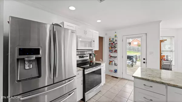 7424 Castlegate Blvd, Knoxville, TN 37918