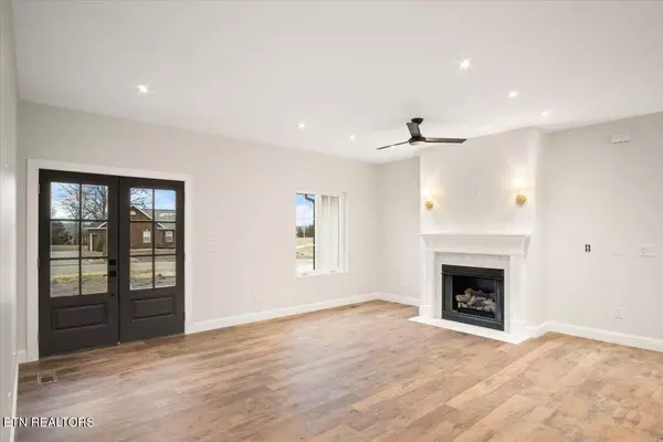 1983 Kaylee Dr, Jefferson City, TN 37760