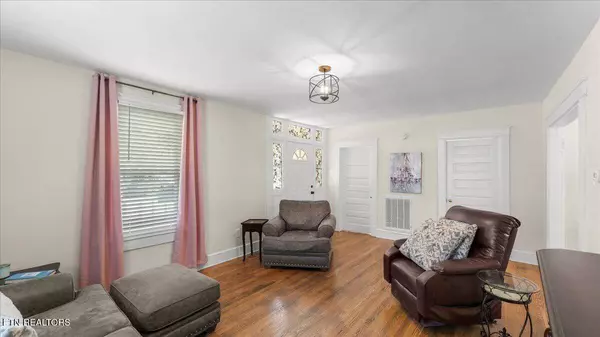 2611 Fenwood Dr, Knoxville, TN 37918