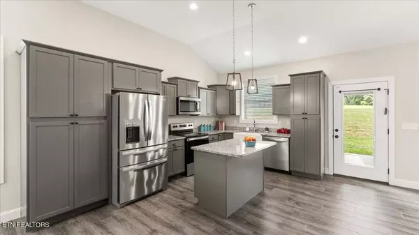 3182 Bridgewater Blvd, Morristown, TN 37814