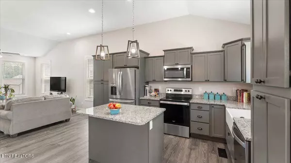 3182 Bridgewater Blvd, Morristown, TN 37814