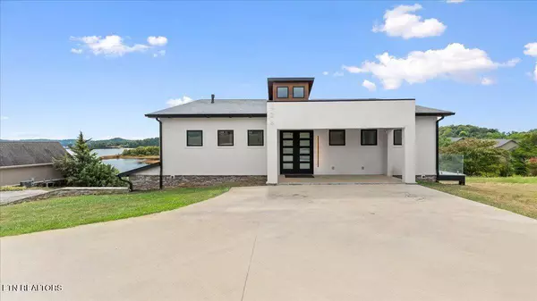 428 River Bend Dr, Dandridge, TN 37725