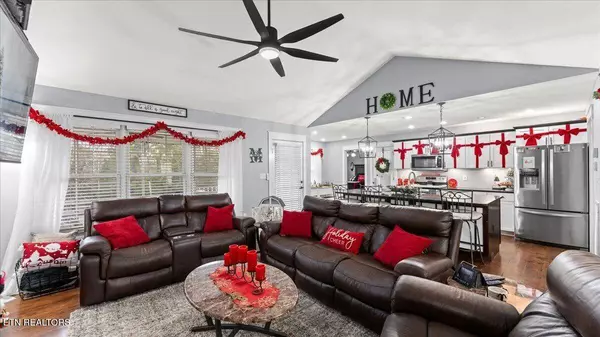 967 Dumplin Valley Rd, Jefferson City, TN 37760