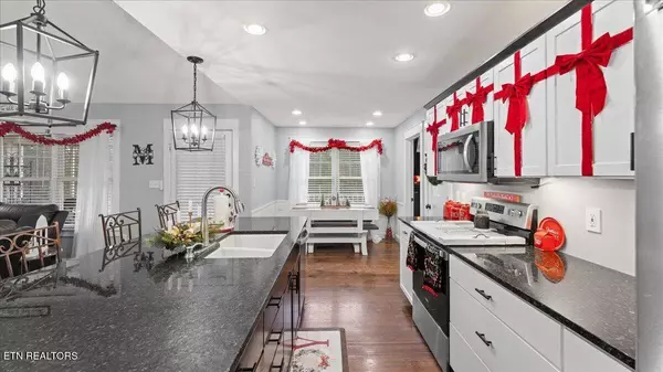 967 Dumplin Valley Rd, Jefferson City, TN 37760