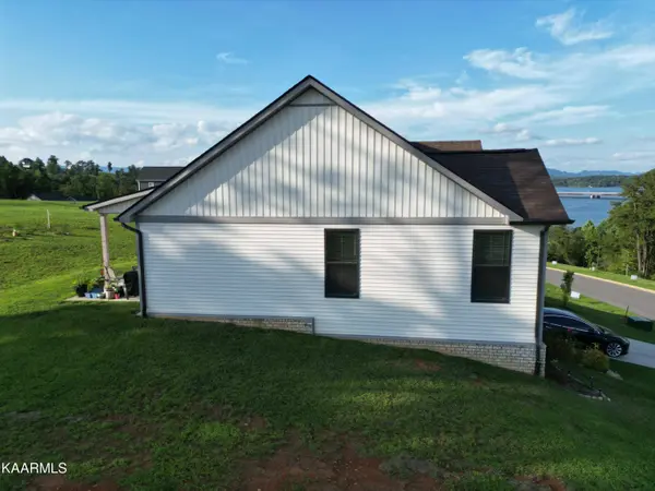 3182 Bridgewater Blvd, Morristown, TN 37814