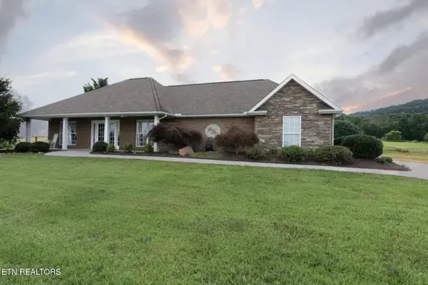 1221 Legacy Bay DR, Mooresburg, TN 37811