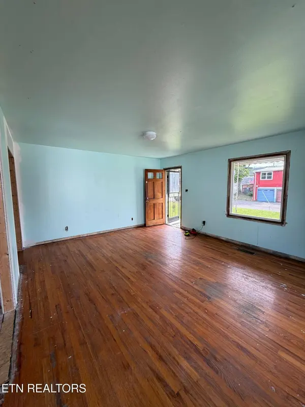 3754 Speedway CIR, Knoxville, TN 37914