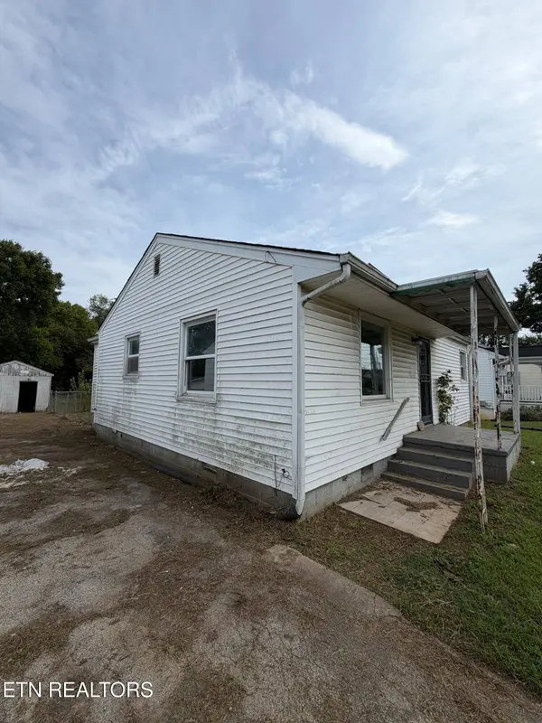3754 Speedway CIR, Knoxville, TN 37914