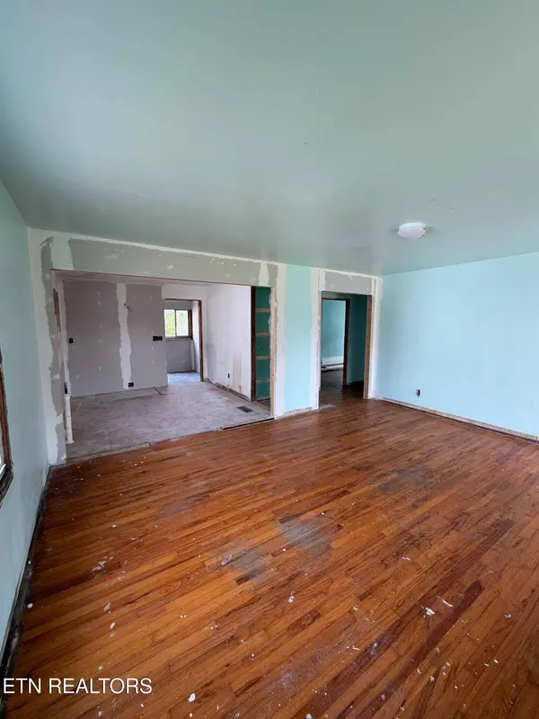 3754 Speedway CIR, Knoxville, TN 37914