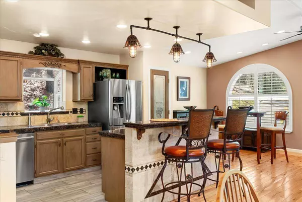 16924 Oscar DR, Grass Valley, CA 95949