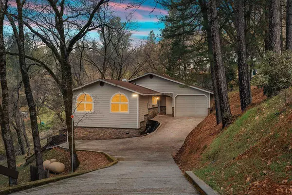 16924 Oscar DR, Grass Valley, CA 95949