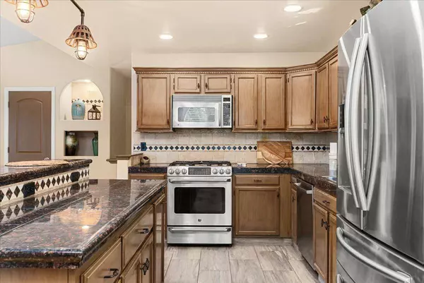 16924 Oscar DR, Grass Valley, CA 95949