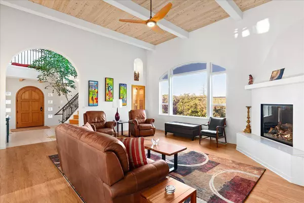 21950 Oak Ridge DR, Grass Valley, CA 95945