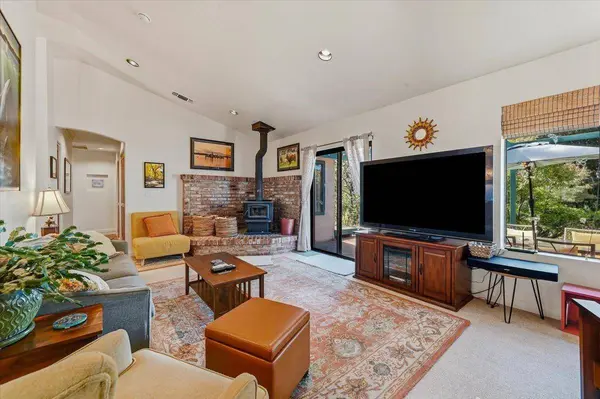 22435 Montezuma Ln, Nevada City, CA 95959