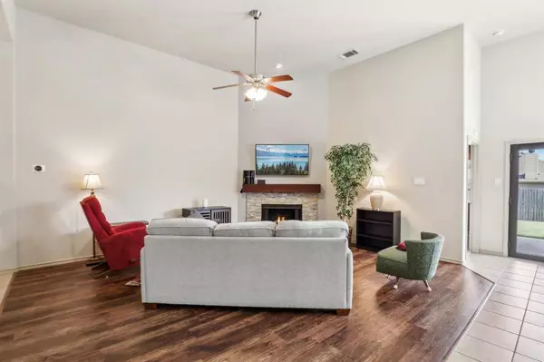 1336 Castlegar Lane, Fort Worth, TX 76247