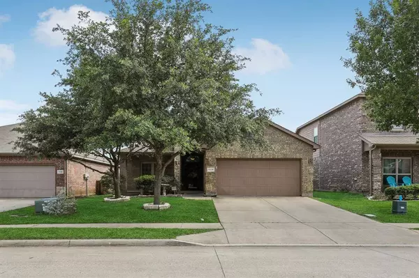 1336 Castlegar Lane, Fort Worth, TX 76247