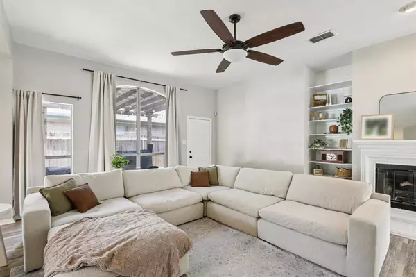 6932 Lomo Alto Drive, Fort Worth, TX 76132