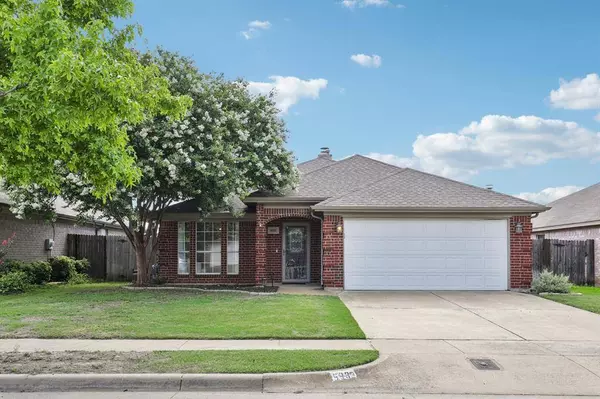 6932 Lomo Alto Drive, Fort Worth, TX 76132