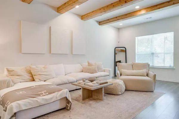 2829 Stanley Avenue, Fort Worth, TX 76110