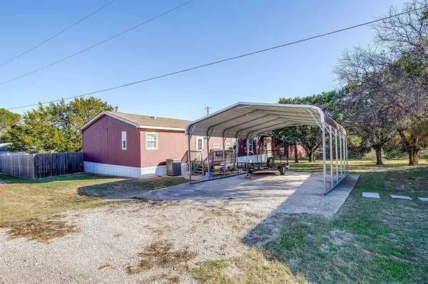 4813 Peachtree Street, Granbury, TX 76048