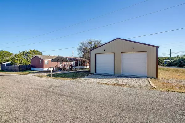4813 Peachtree Street, Granbury, TX 76048