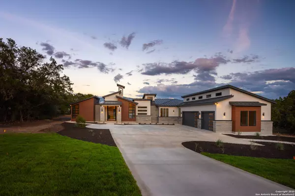 1758 Paradise Parkway, Canyon Lake, TX 78133