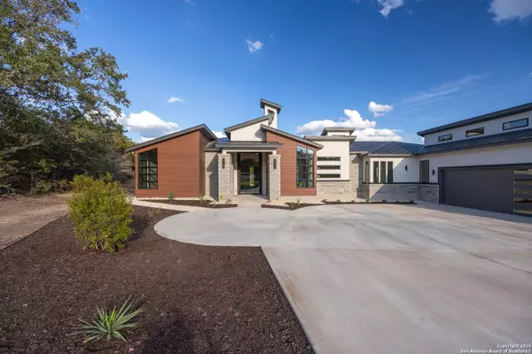 1758 Paradise Parkway, Canyon Lake, TX 78133