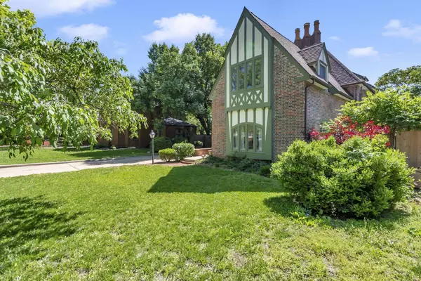 168 S Dellrose Ave, Wichita, KS 67218