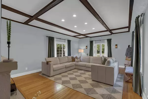 168 S Dellrose Ave, Wichita, KS 67218