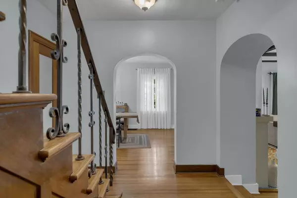 168 S Dellrose Ave, Wichita, KS 67218