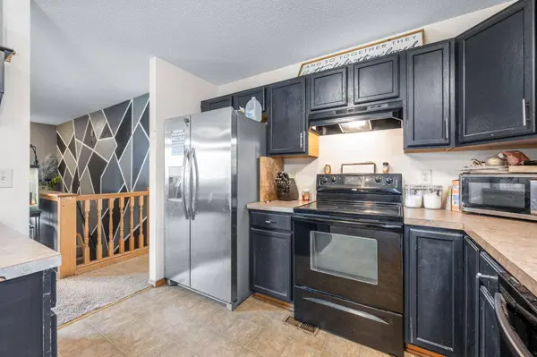 804 W Longview Ct, Valley Center, KS 67147