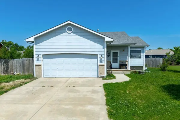 804 W Longview Ct, Valley Center, KS 67147