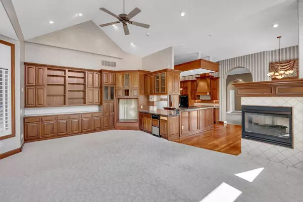 618 18th Fairway, Andover, KS 67002