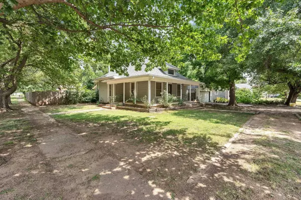 402 E 4th St, Haven, KS 67543