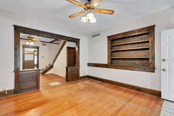 402 E 4th St, Haven, KS 67543