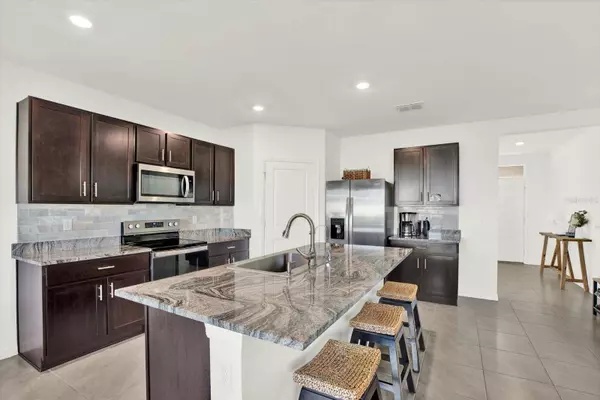 5851 HALEWOOD WAY, Wesley Chapel, FL 33545