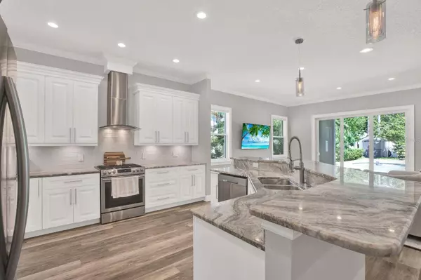 1901 25TH AVE N, St Petersburg, FL 33713