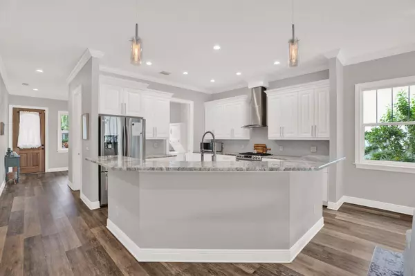 1901 25TH AVE N, St Petersburg, FL 33713