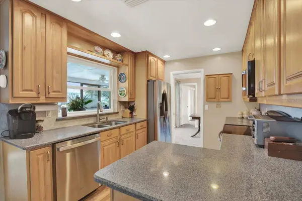 10627 YUNKER DR, Largo, FL 33774