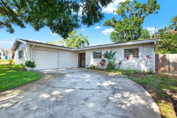 8253 137TH LN, Seminole, FL 33776