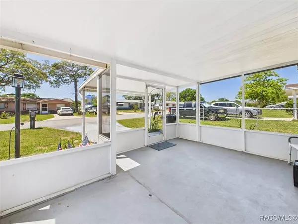 11 Donna ST, Beverly Hills, FL 34465