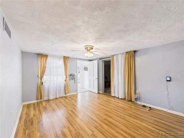 11 Donna ST, Beverly Hills, FL 34465