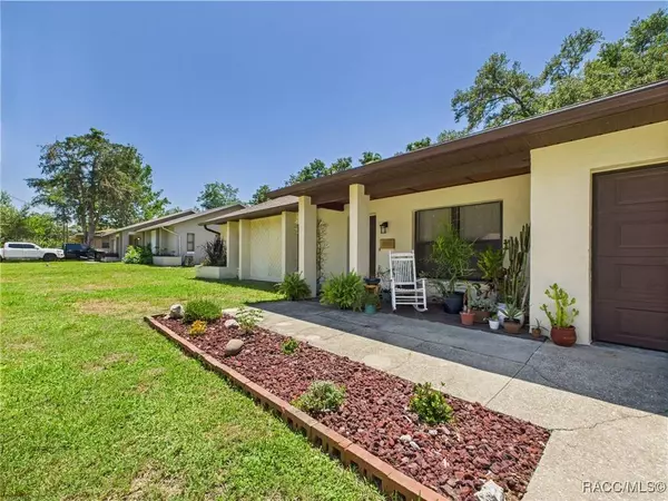 896 N Hollywood CIR, Crystal River, FL 34429